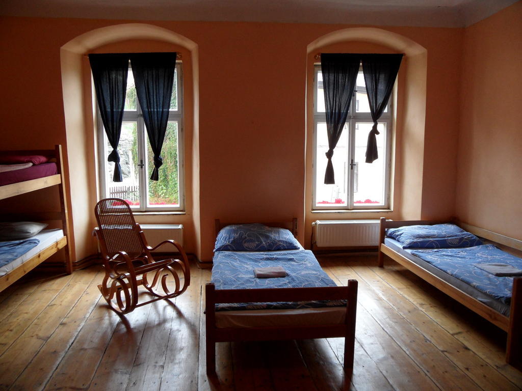 Lazy River Hostel Loket Rum bild